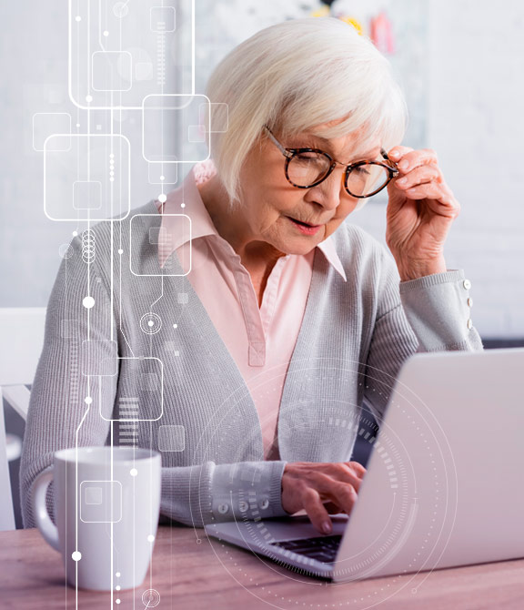 Mujer mayor evaluación online